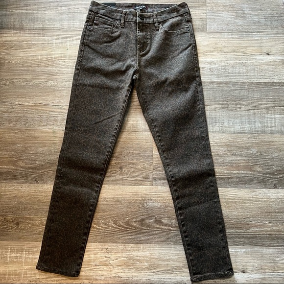 3/$25  NWT Dear John leopard print jeans 26 - Picture 3 of 12